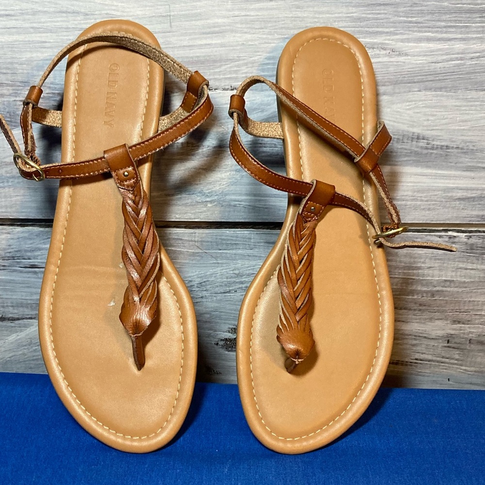 BROWN BRAIDED FAUX LEATHER SANDALS SIZE W8